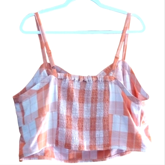 🌻 TORRID - 2X Peach 🍑 & White Halter Crop Top - Picture 2 of 7